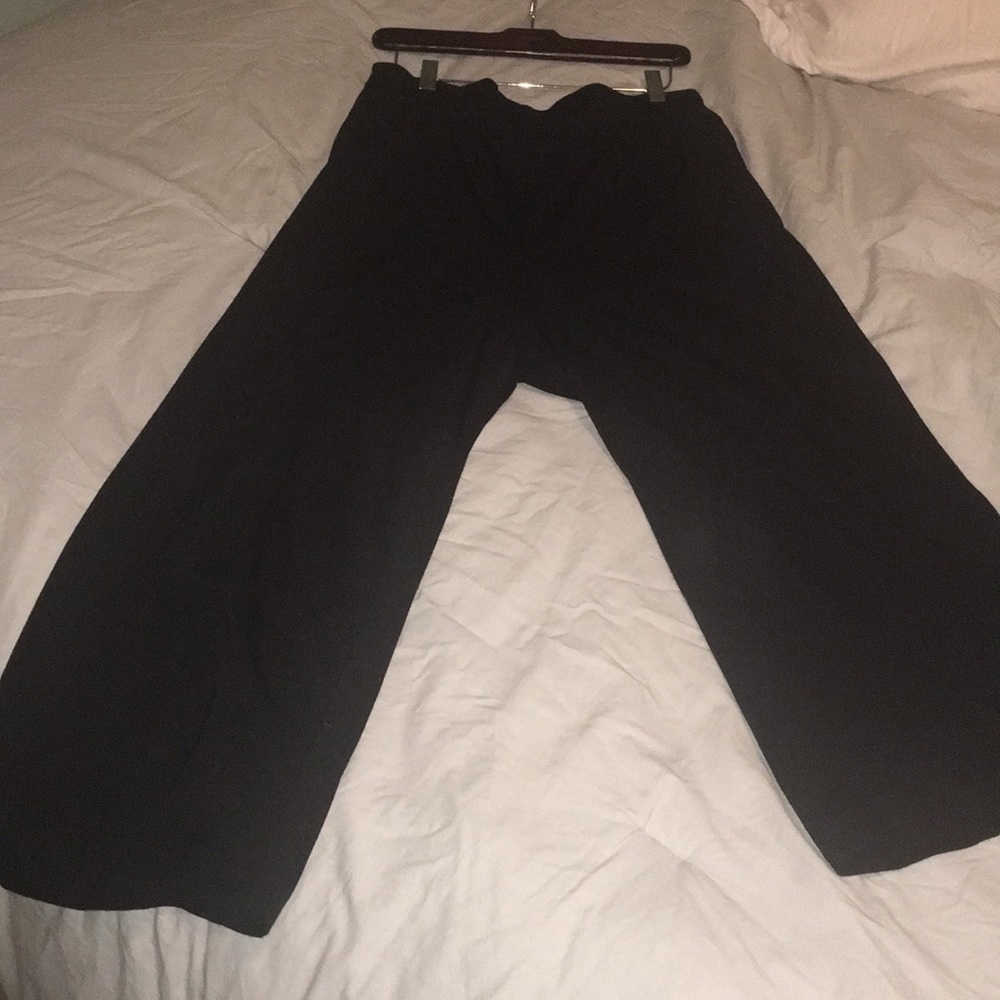 Wide leg cropped black pull on pants XL